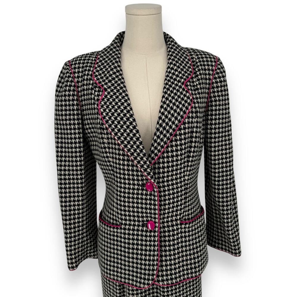 Vintage 1980s UNGARO Paris Houndstooth Blazer Skirt Set with Pink Trim, Size 6/8 - Picture 2 of 16
